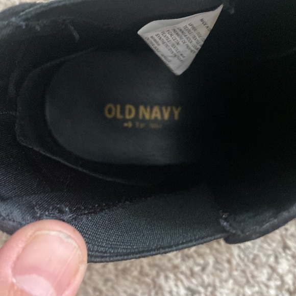 Women’s Old Navy Faux Suede Booties - Picture 4 of 7